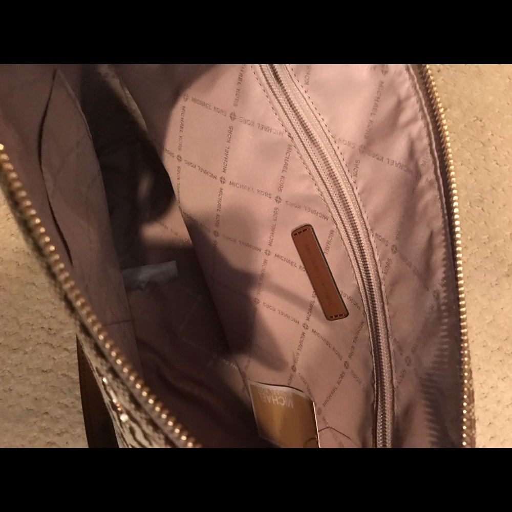 Michael Kors Signature Bedford Tote - Picture 6 of 6